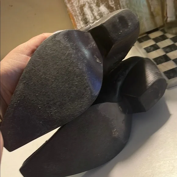 Black Leather Cowboy Boots with Pointed Toe and Decorative Stitching - Picture 12 of 16